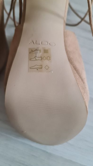Sandale Aldo cu platforma și tocuri inalte