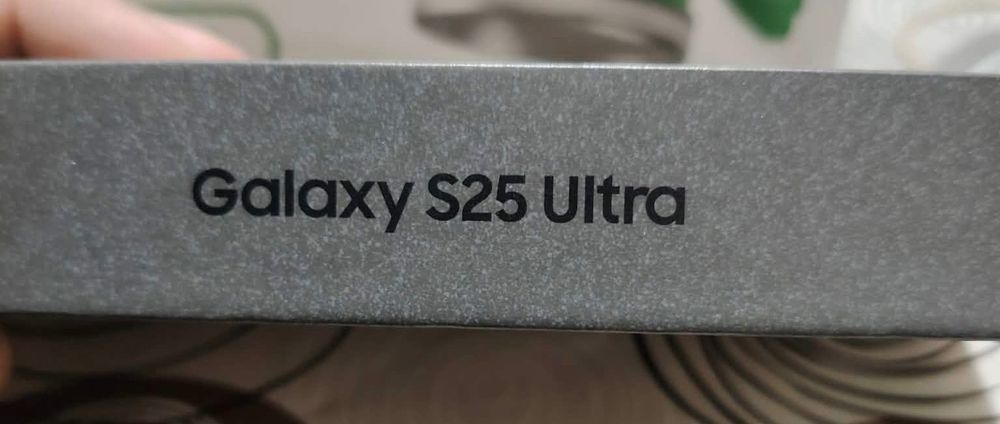 SAMSUNG GALAXY S25 Ultra, Black TITANIUM - 256/12 GB.