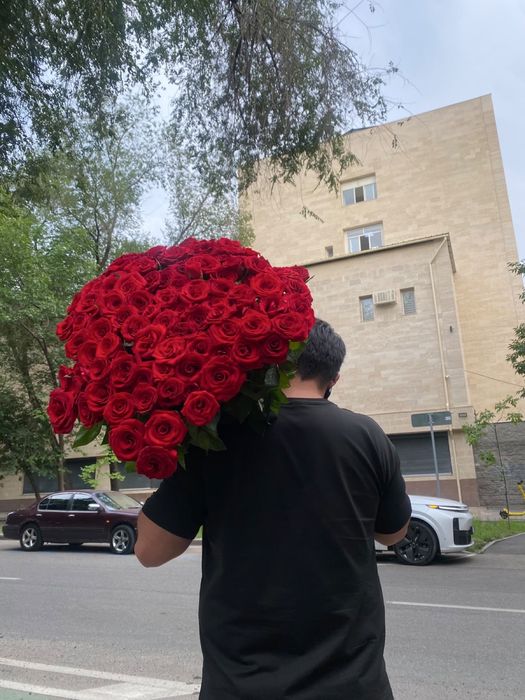 Цветы 101 красная роза