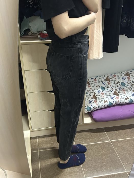 Продам джинсы черного цвета