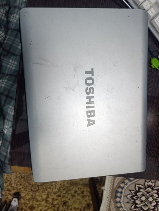 Продаю ноутбук на запчасти