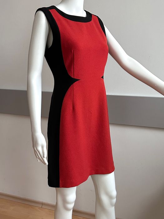 страхотна рокля с елегантна визия Prada