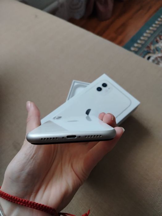 продам Apple iPhone 11 128GB (2022)