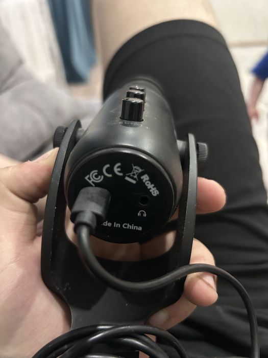 Продам микрофон полностбю рабочий