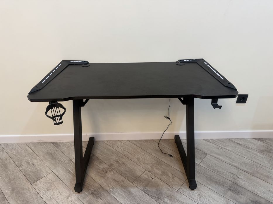 Продам компьютерный столик