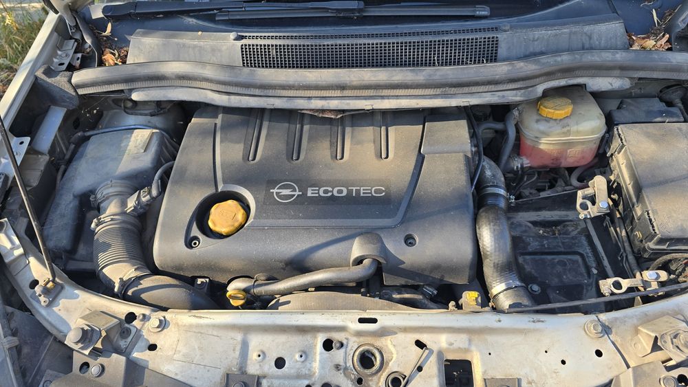 Opel Zafira B на части