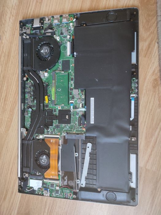 Amsamblu Complet Tastatura + Capac Botom + Accesorii - Asus U500V
