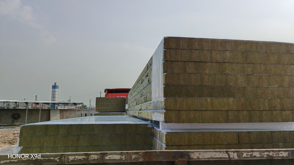 Sendvichpanel Bazalit va Penaplast   hohlagan razmerizda  ishlab chiqs