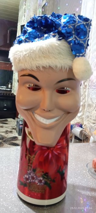 Новогодняя маска прочный пластик реалистичная для взрослого размера