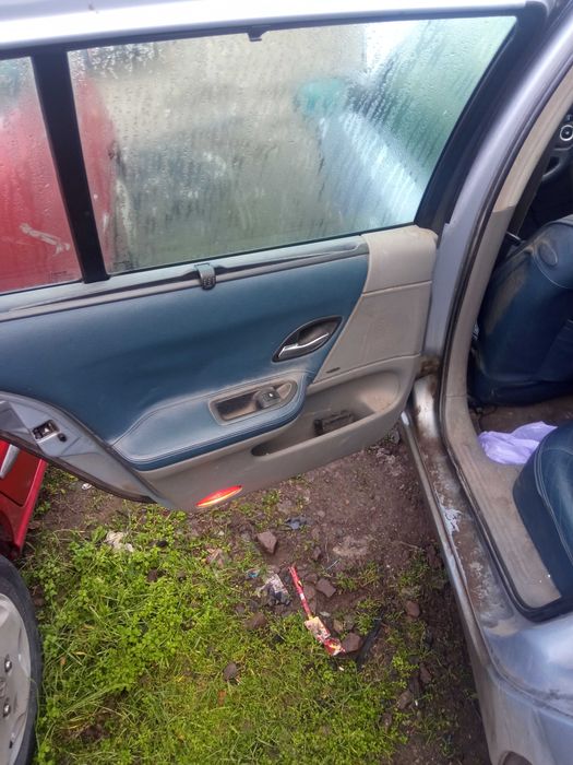 Рено Лагуна 2 на части 1.8 бензин/газ