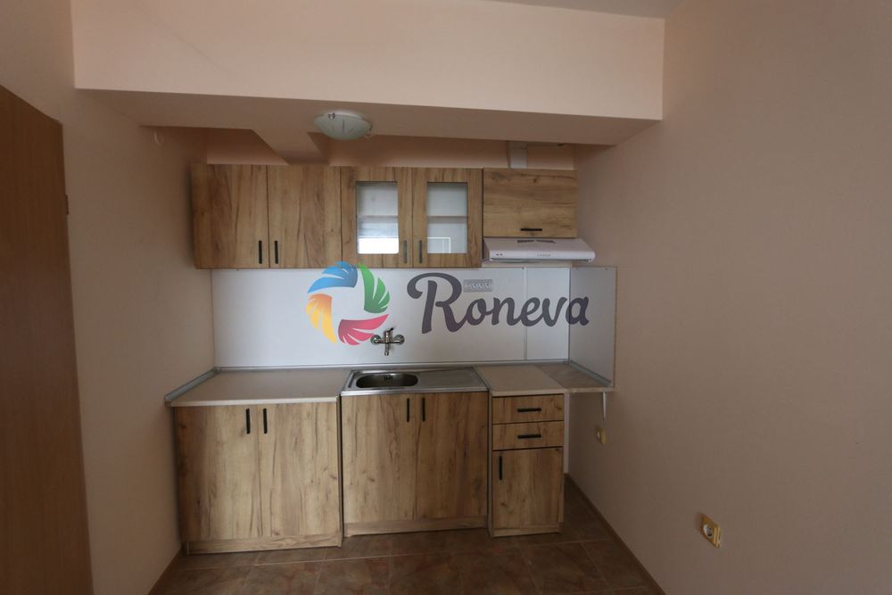 Продава се Двустаен апартамент в Варна, Бриз - 94 кв.м за 1015 €/кв.м - Снимка #2