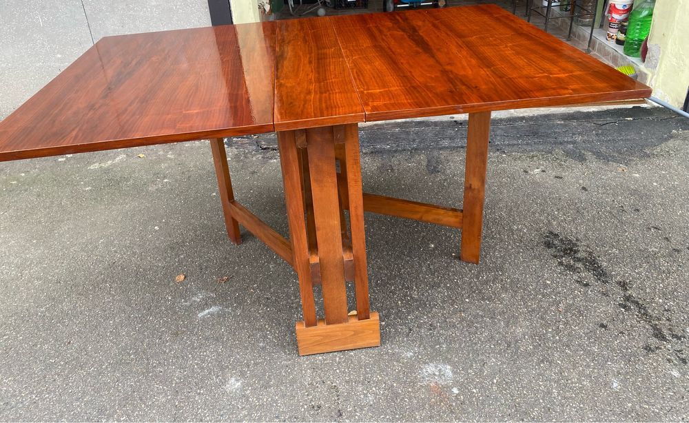 Masă pliantă cu mai multe functiuni -sufragerie, birou-