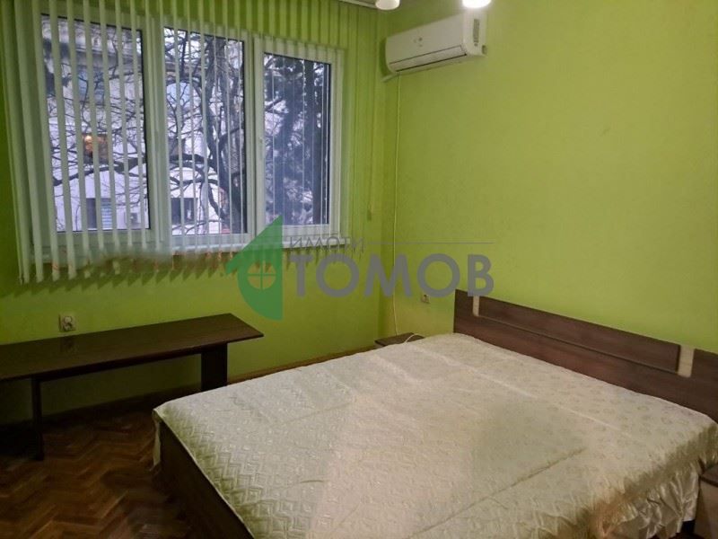 Дава се под наем Четиристаен апартамент в Стара Загора, Център - 90 кв.м за 357 € - Снимка #4