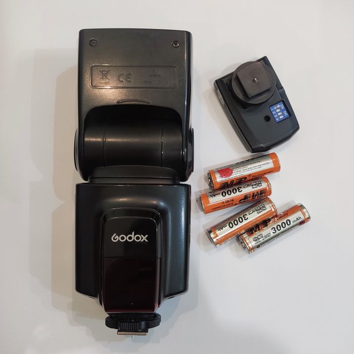 Вспышка Godox TT-520II