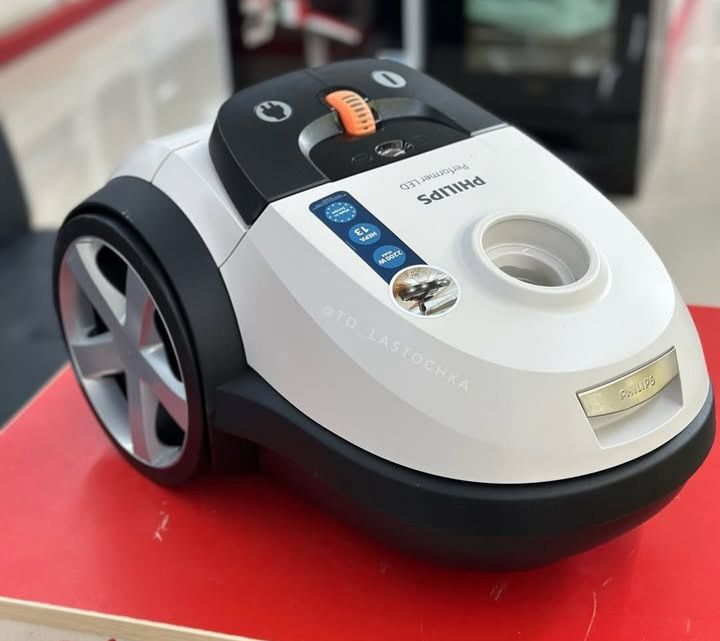 Пылесос PHILIPS PERFORMER model: XD8042 Сделано в Польше (2200Вт)