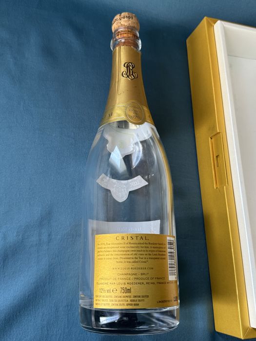 ОРИГИНАЛНА Бутилка от шапнаско с кутия Louis Roederer Cristal 2009