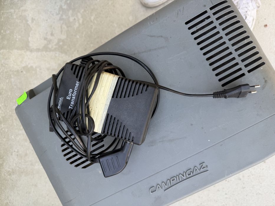Хладилна чанта 220v/ 12v