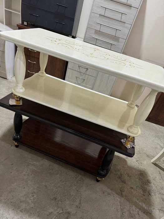 Jurnal stol sotiladi