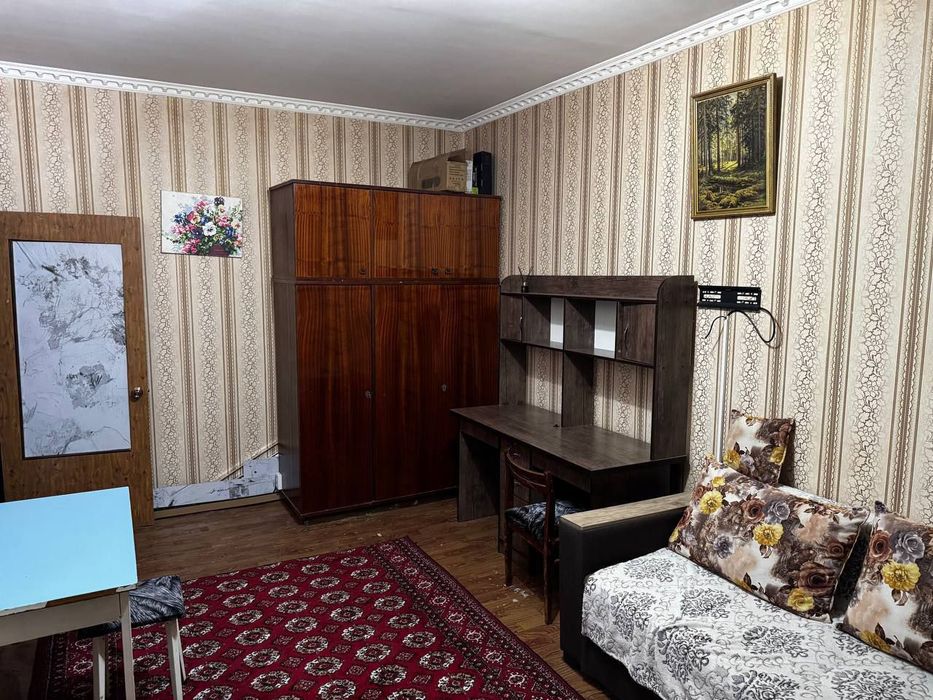 Продажа 1/1/4 на массиве Феруза, средний ремонт балкон 1,5х3, не торце