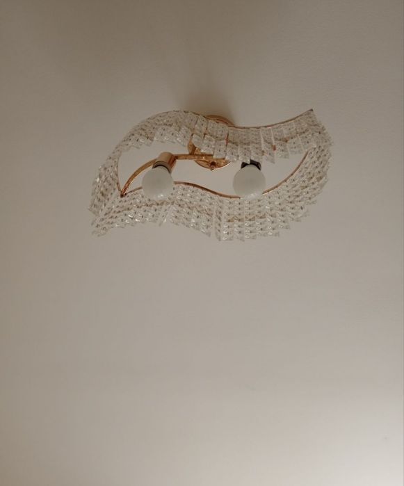 Люстра   продам.