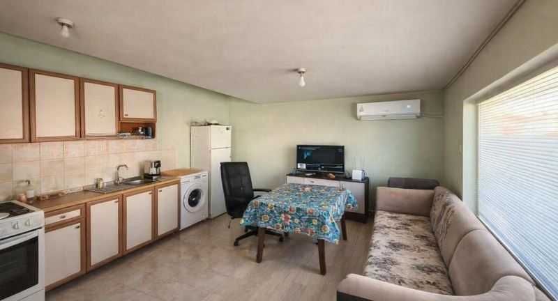 Дава се под наем Двустаен апартамент в София, Център - 60 кв.м за 488.58 € - Снимка #1