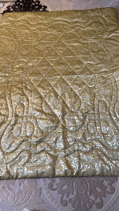 Продам одеяло (2шт)