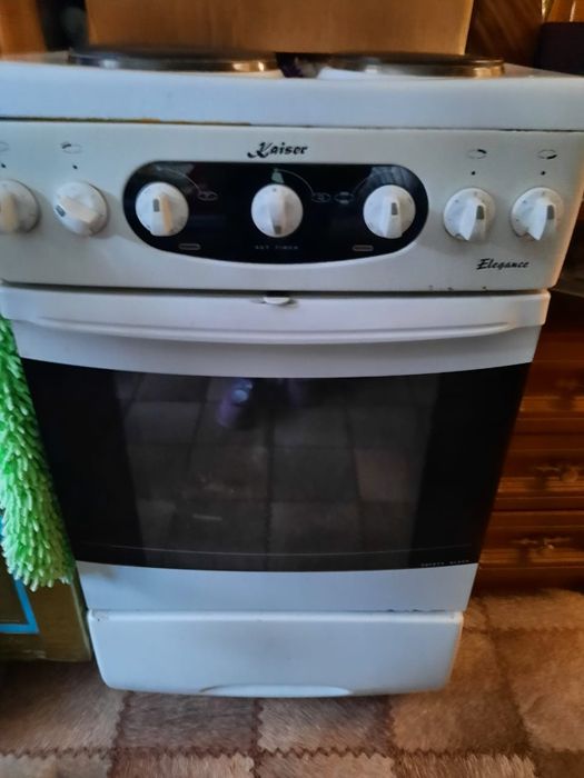 Продам электро плиту