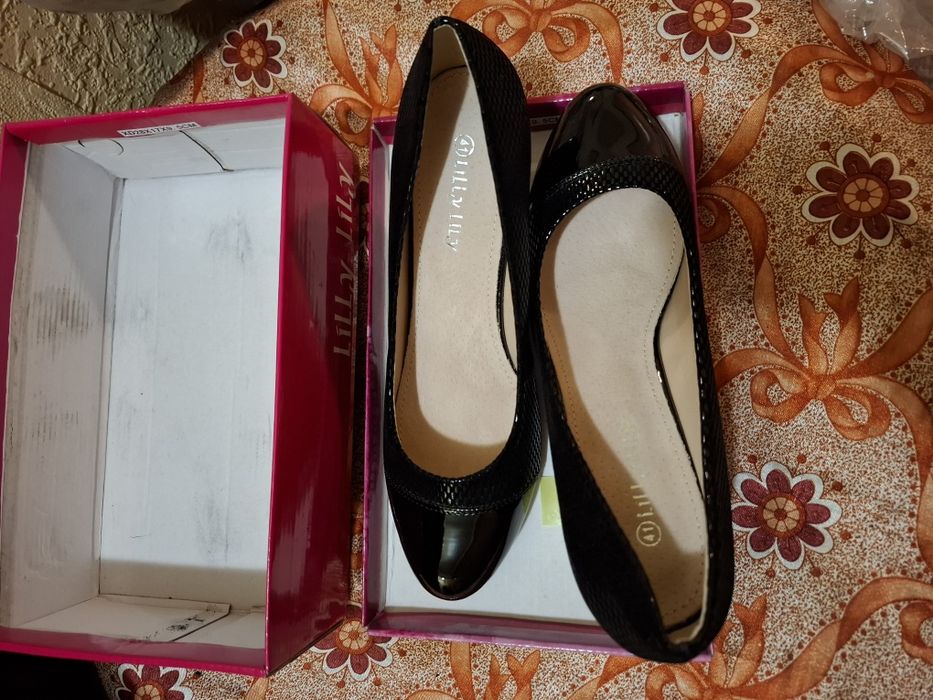 Продавам женски обувки номер 40