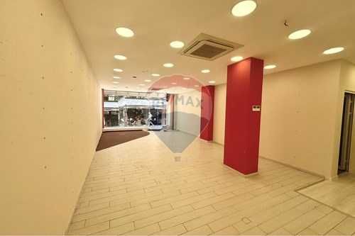 Дава се под наем Магазин в Шумен, Център - 82 кв.м за 1300 € - Снимка #3