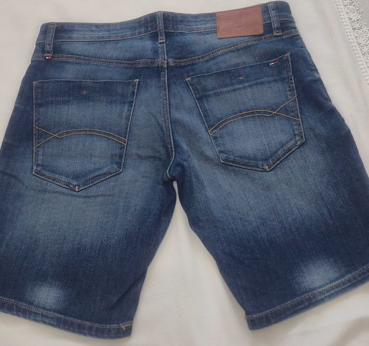 Blugi scurti Tommy Hilfiger