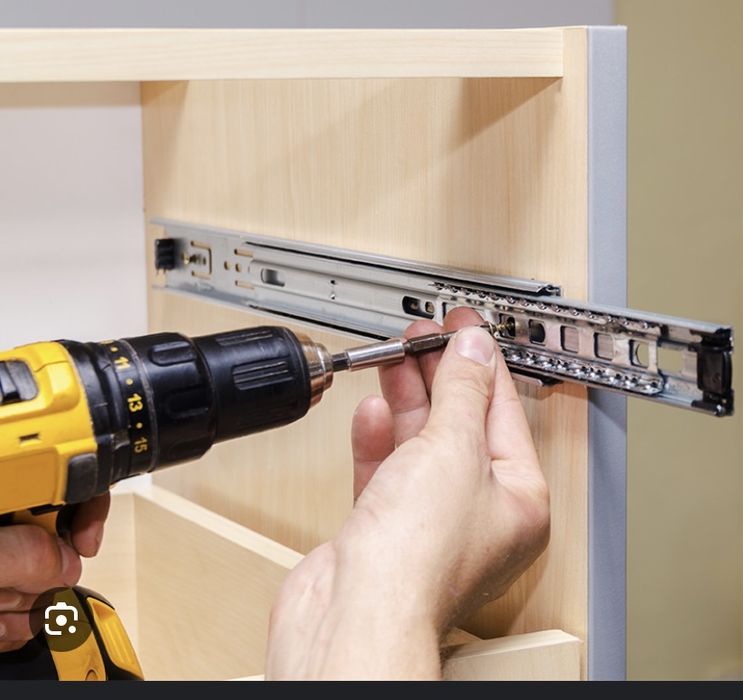 Montez mobila /Bucatarii/ Efectuez instalatii electrice