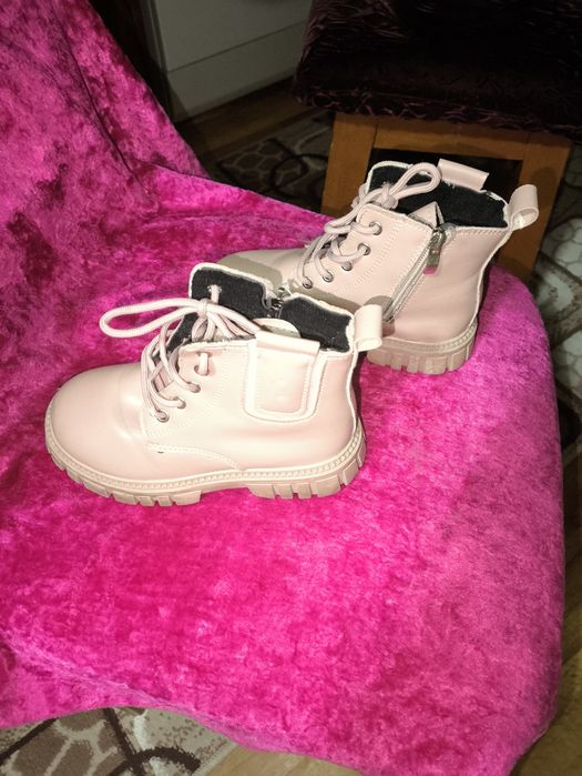 Ботинки на девочку