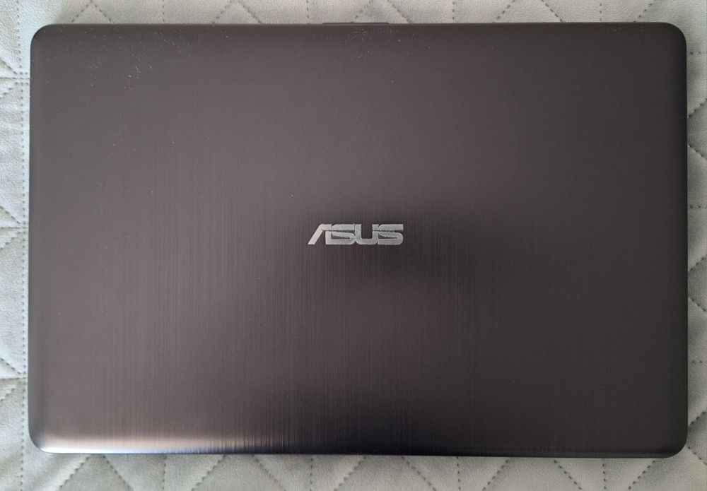 Laptop ASUS X541UVK stare perfectă, școală, browsing, filme