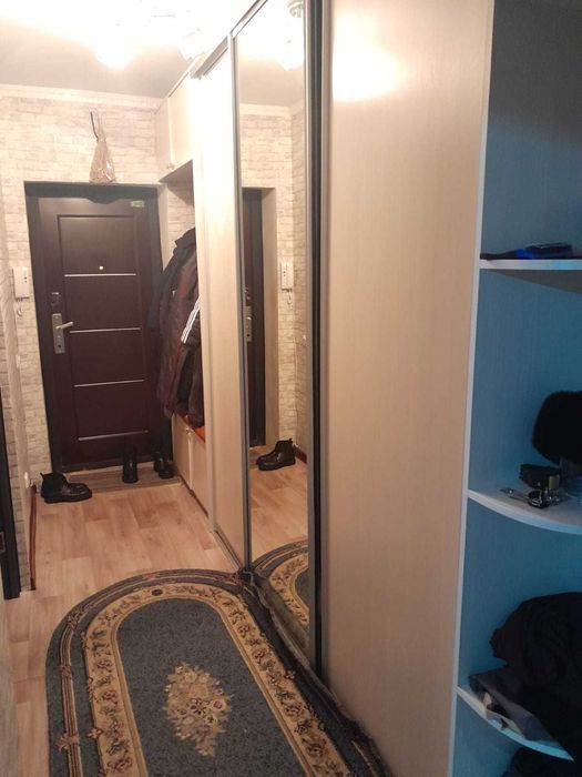 Шкаф-купе с зеркалом для прихожей