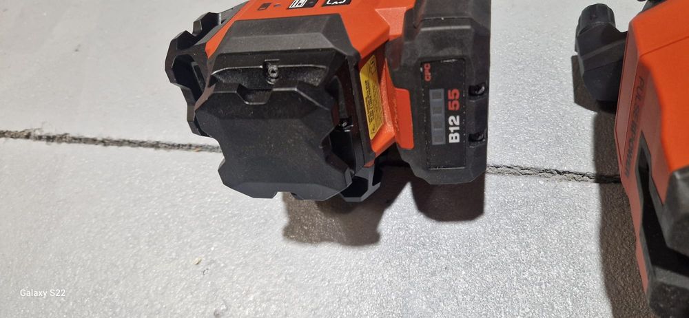 Hilti nivela laser cu linii