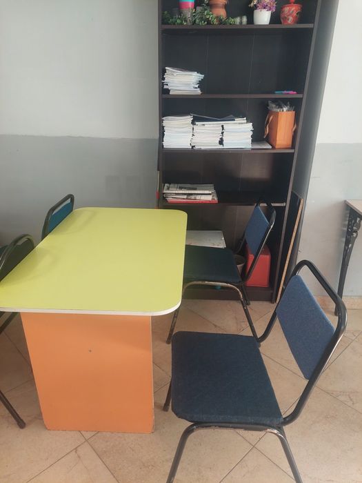 Столы стулья продам