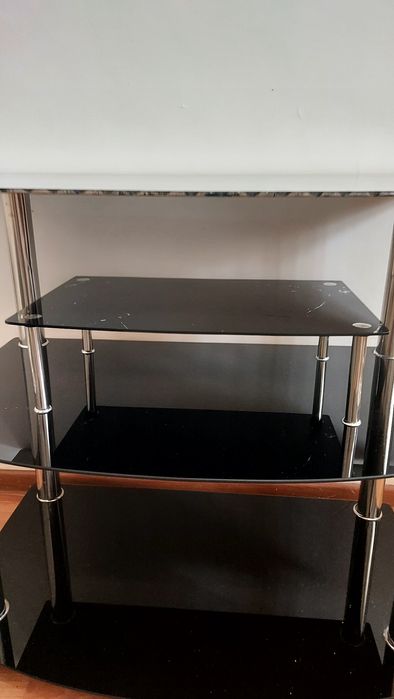 Стеклянная  тумба  под телевизор