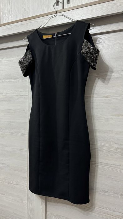 Платье в хорошем состоянии размер S