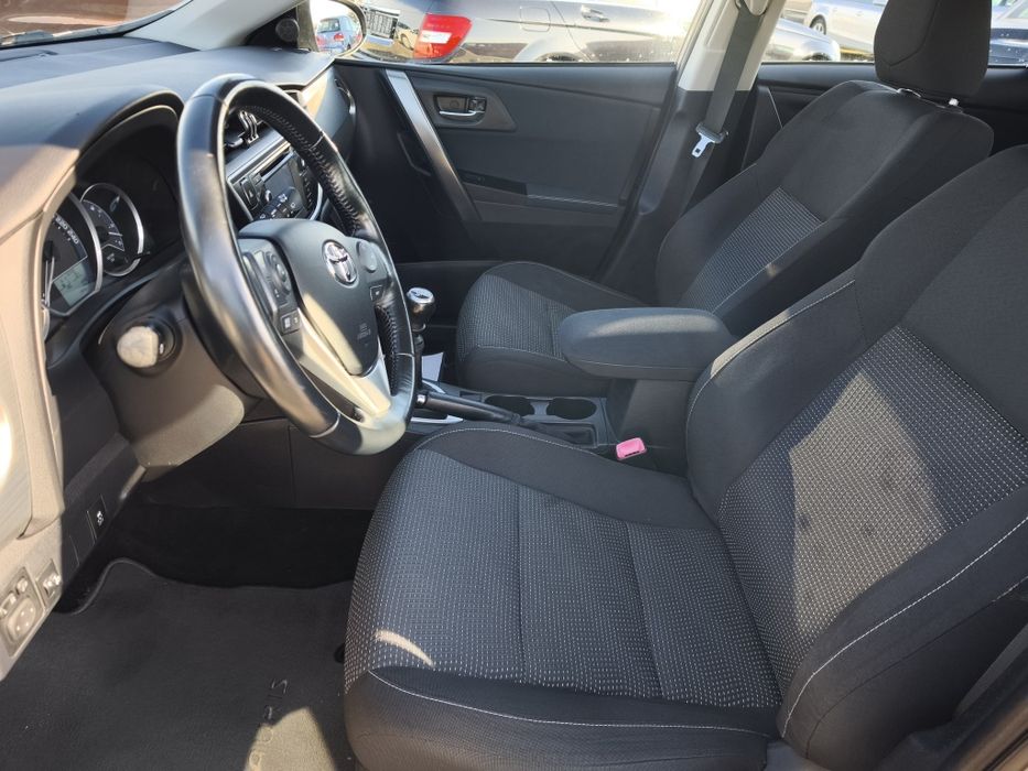 Toyota Auris 1.3VVT-i Euro 5 an 2013 Benzina 6+1 trepte