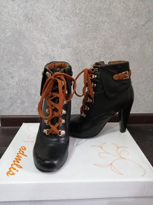 Продам весенние ботиночки