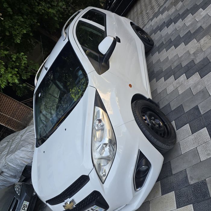 Chevrolet Spark 2012 — 2