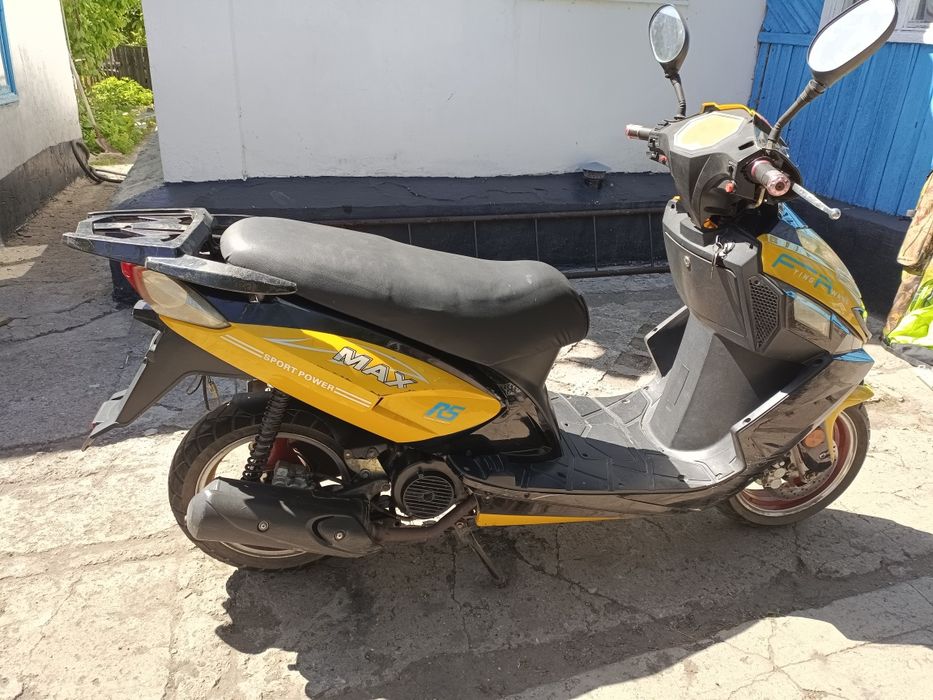 Продаю скутер бу