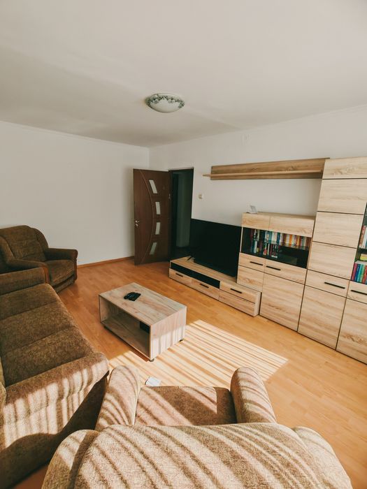 Închiriez apartament  3 camere Trivale Complex 1
