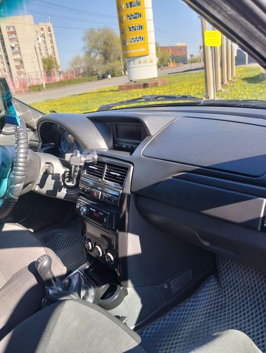 Продам Приору 2 2014