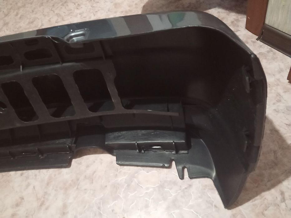 Продам бампер задний на ВАЗ 2110