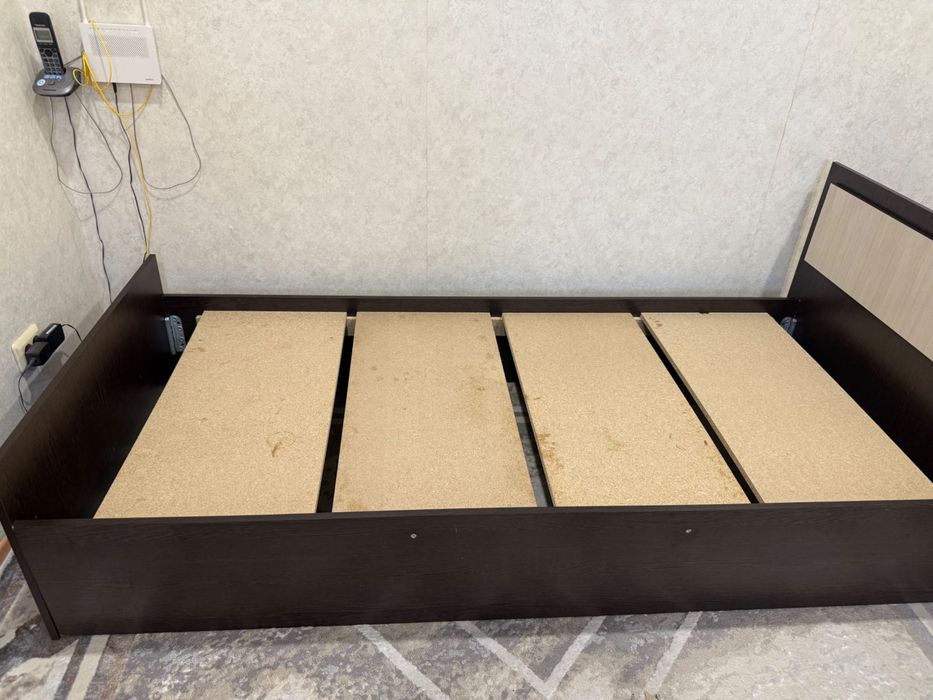 Продам мебель: Шкаф,кровать