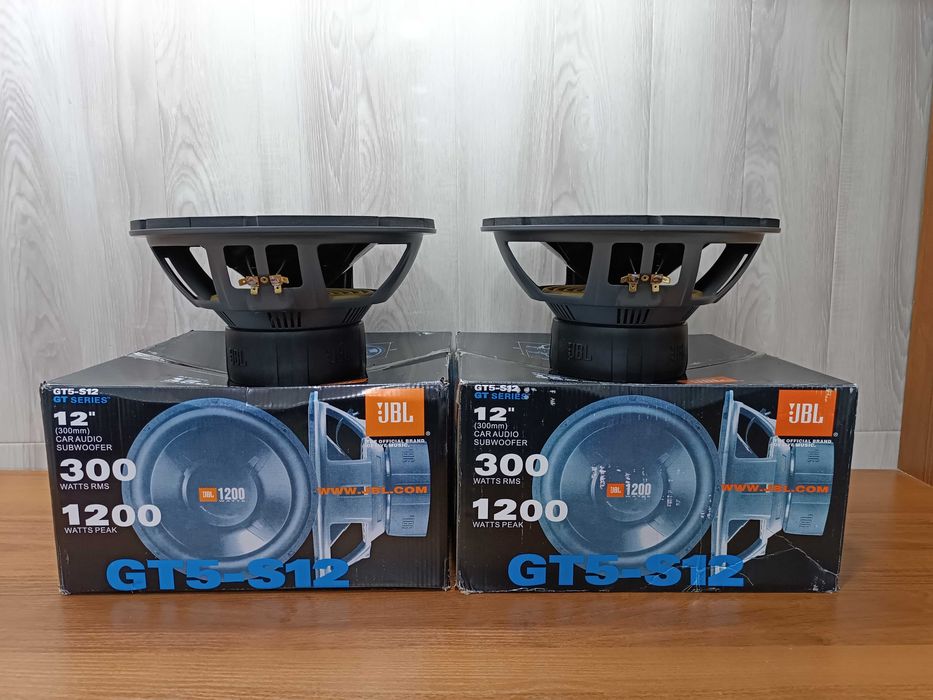 Обмен новые 2шт динамика JBL 1200W на колонки S90.