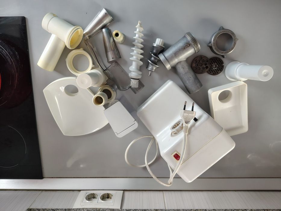 Masina de tocat carne Zelmer, 1400W, accesoriu carnat