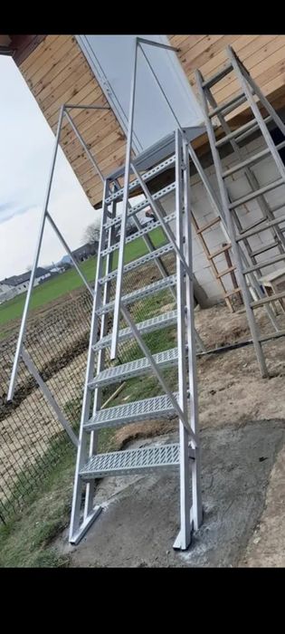 Scari zincate pe comandă