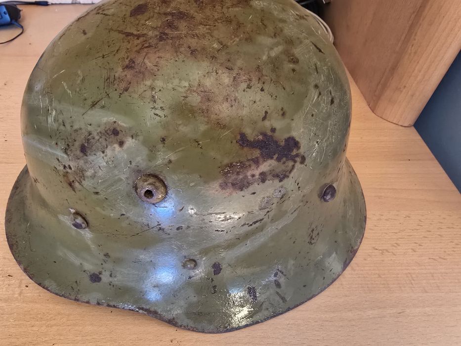 Продавам стара воена каска